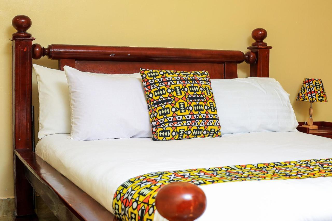 Palm Star Motel Fort Portal Екстер'єр фото