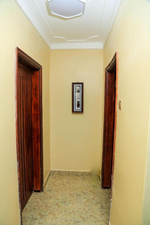 Palm Star Motel Fort Portal Екстер'єр фото