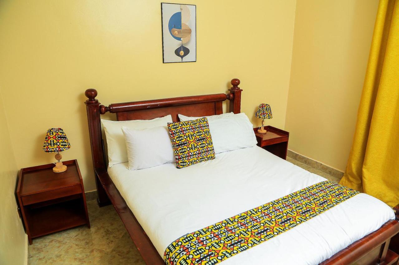 Palm Star Motel Fort Portal Екстер'єр фото