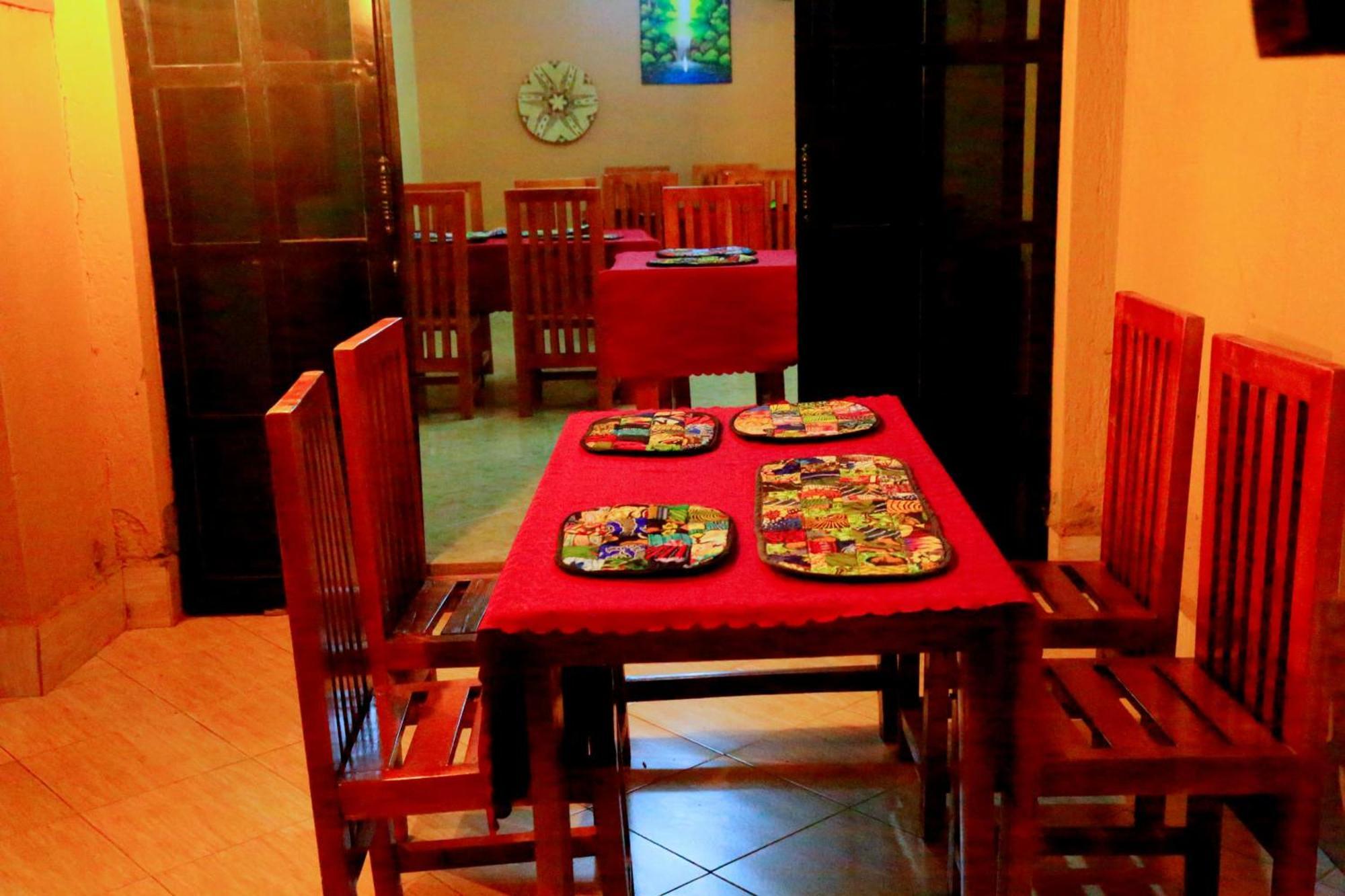 Palm Star Motel Fort Portal Екстер'єр фото