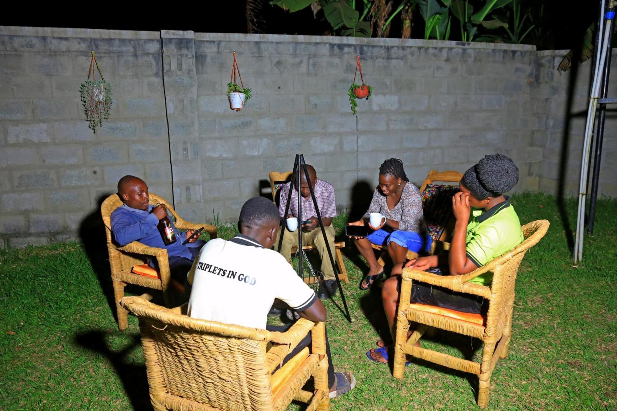 Palm Star Motel Fort Portal Екстер'єр фото