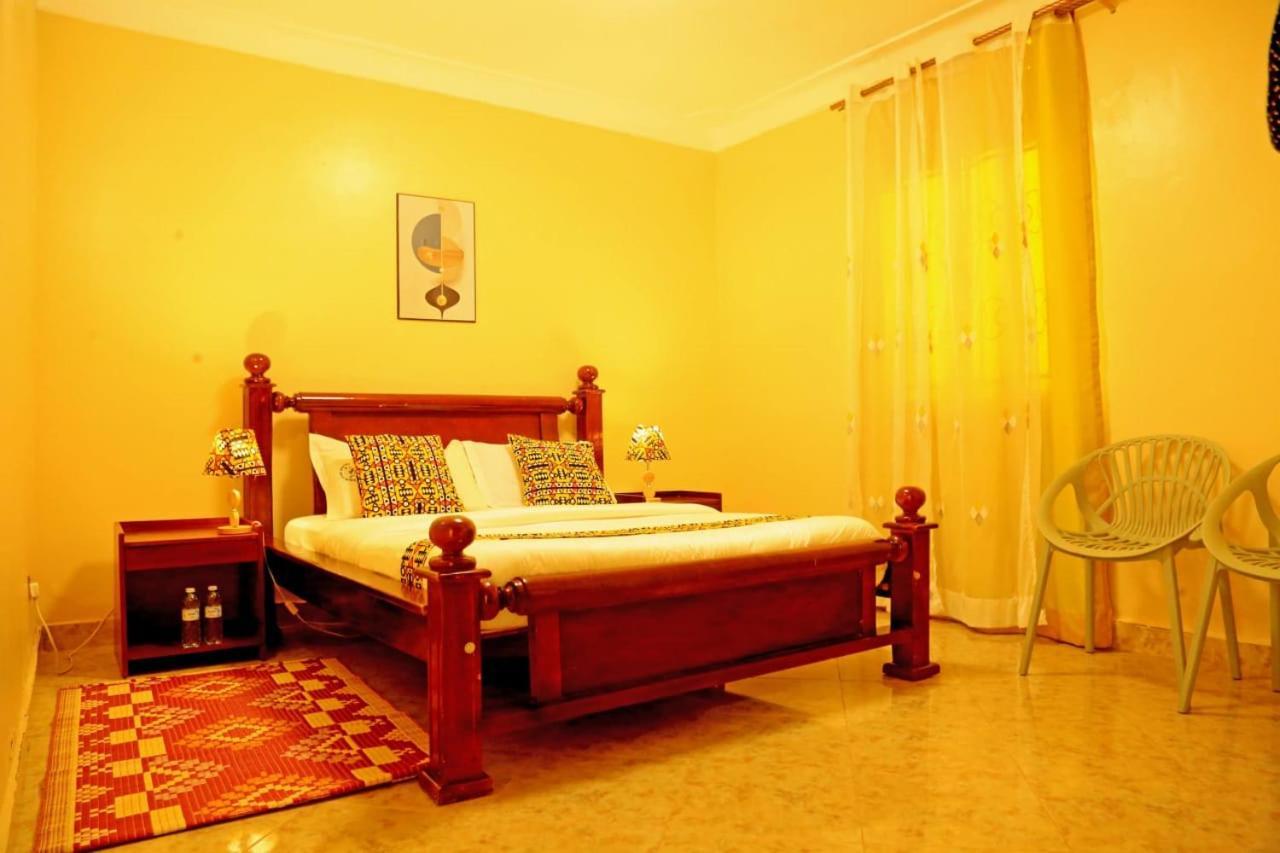 Palm Star Motel Fort Portal Екстер'єр фото